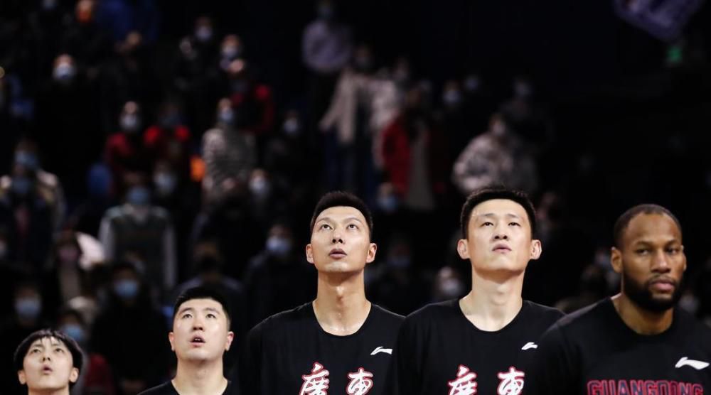 乔杉这次包揽了全程的笑点乔杉这次除了包揽了全程的笑点以外，饰演的;吴小江也成了他演技上的又一次全新的尝试和突破，走心的表演和精心的设计让乔杉被誉为;眉毛一挑都是戏，更是评价他是一名不折不扣的好演员，尺度拿捏的刚刚好，连一向苛刻的史航老师也表示;出乎意料的好，同时称赞乔杉这次给了他很大的惊喜，因为他，看这部电影的时候就真的不能低头看手机，你低头的瞬间，就会错过乔杉一个精妙的瞬间，每个瞬间都是戏，都是不能错过的